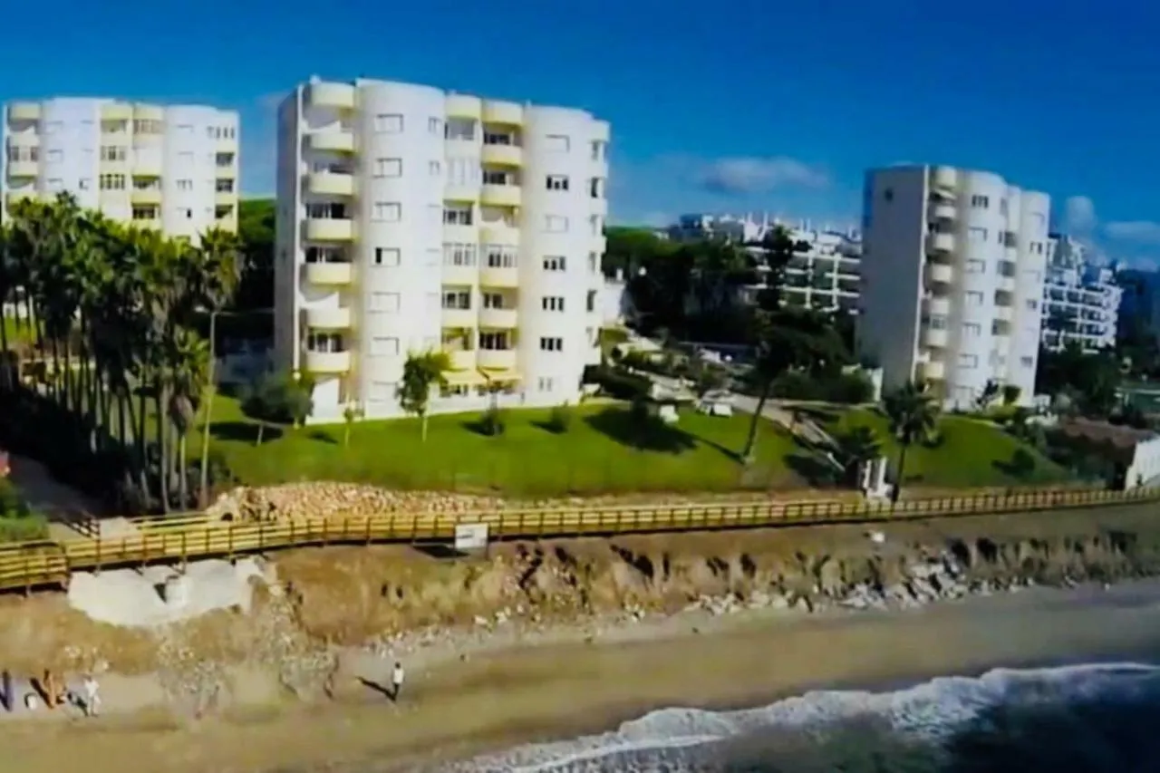 Apartment on Beach Mijas Sitio de Calahonda