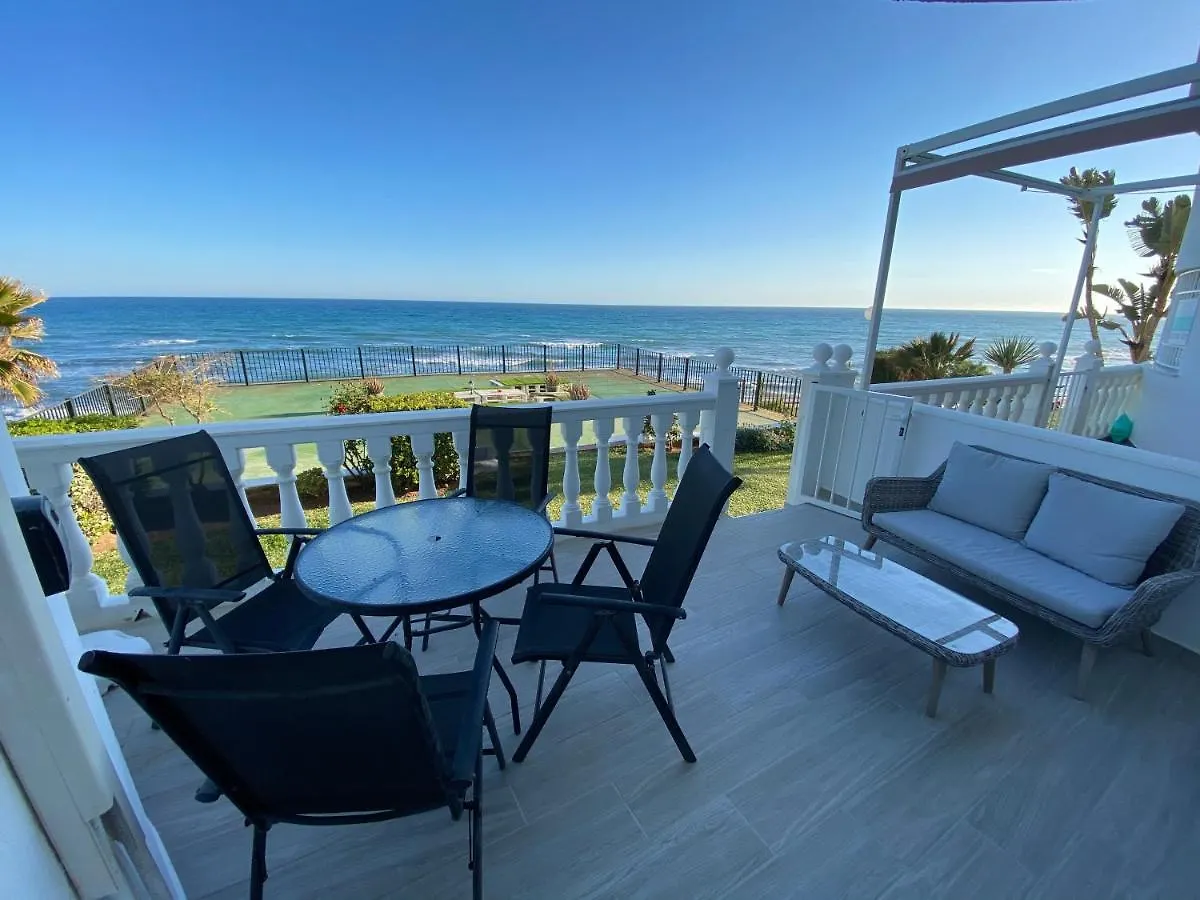 Apartment On Beach Mijas Sitio de Calahonda Espagne