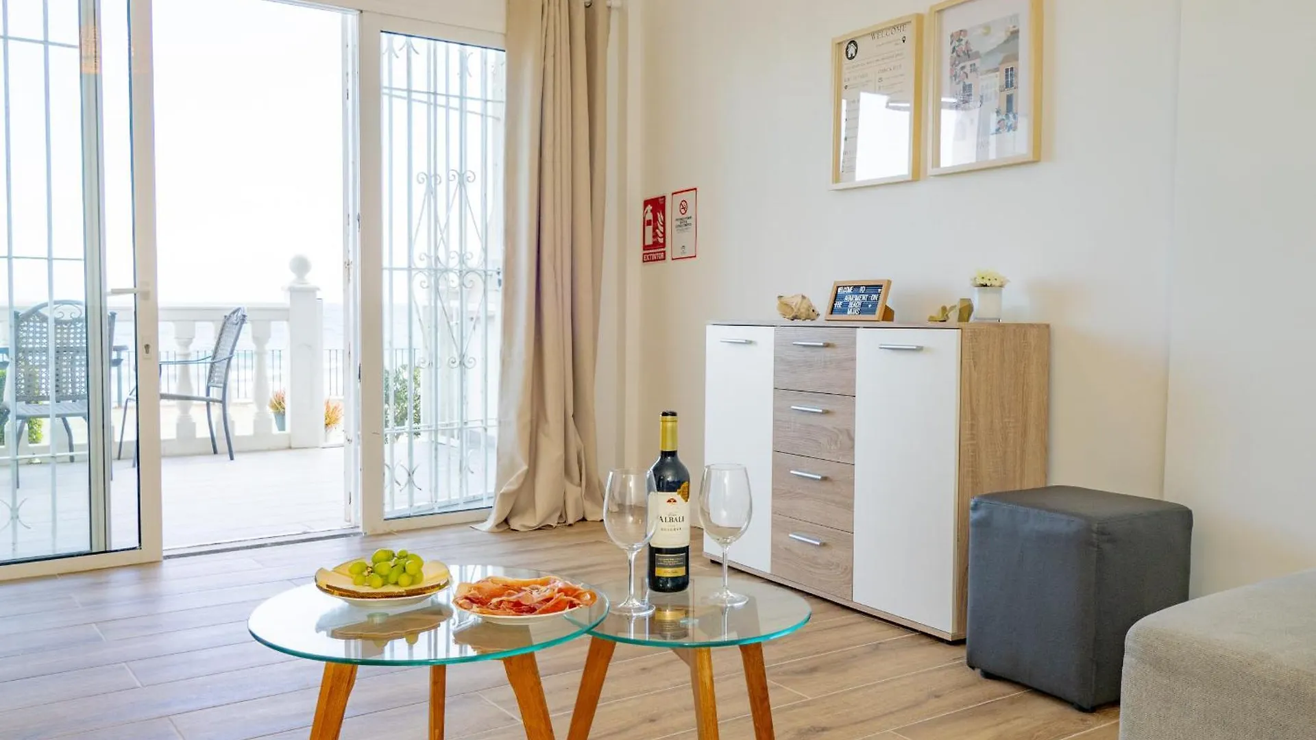 Apartment On Beach Mijas Sitio de Calahonda 0*,