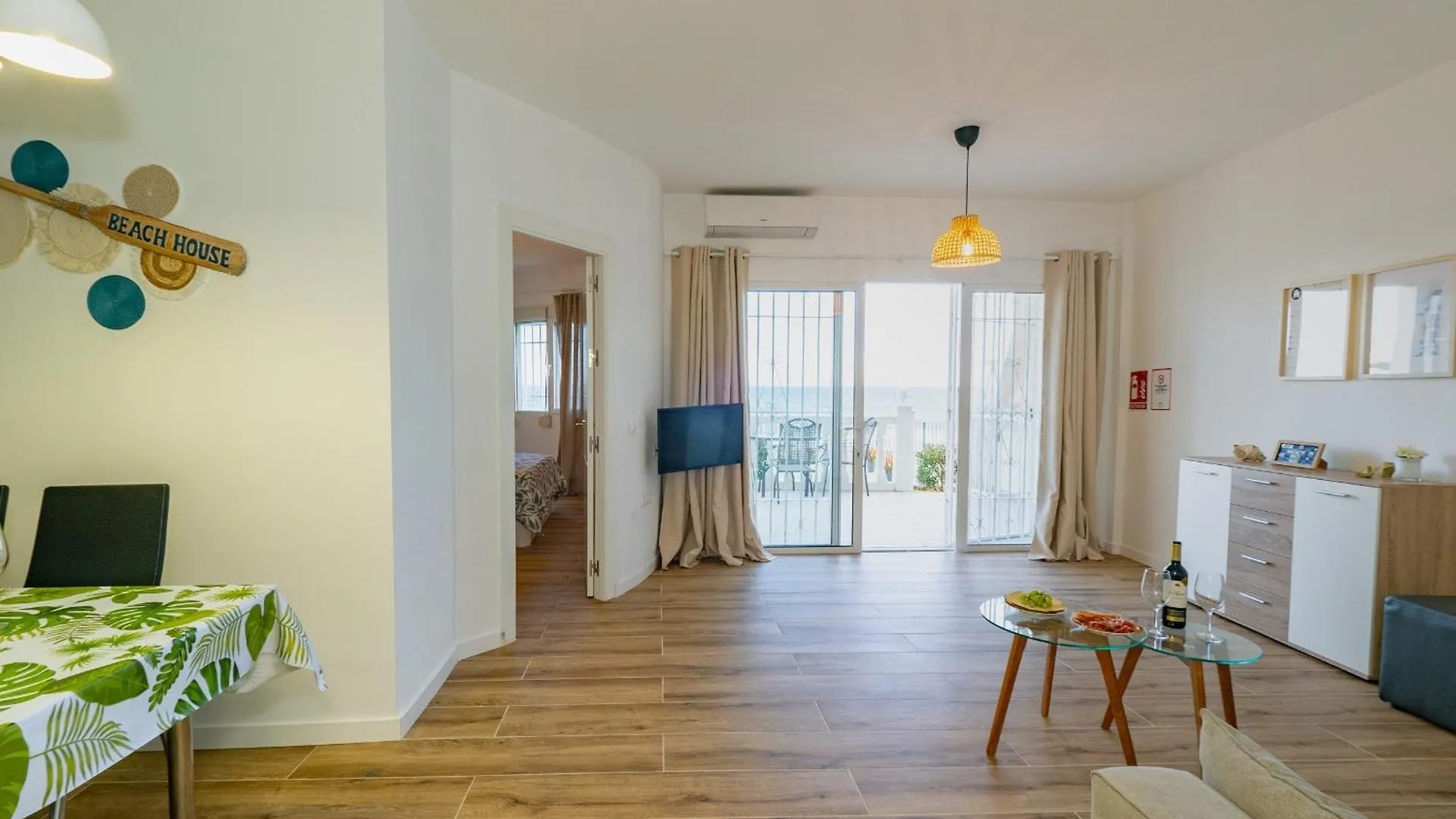Apartment On Beach Mijas Sitio de Calahonda